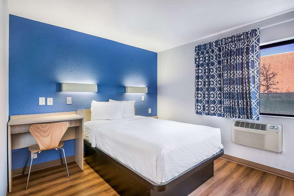 Americas Best Value Inn East Peoria Quarto foto