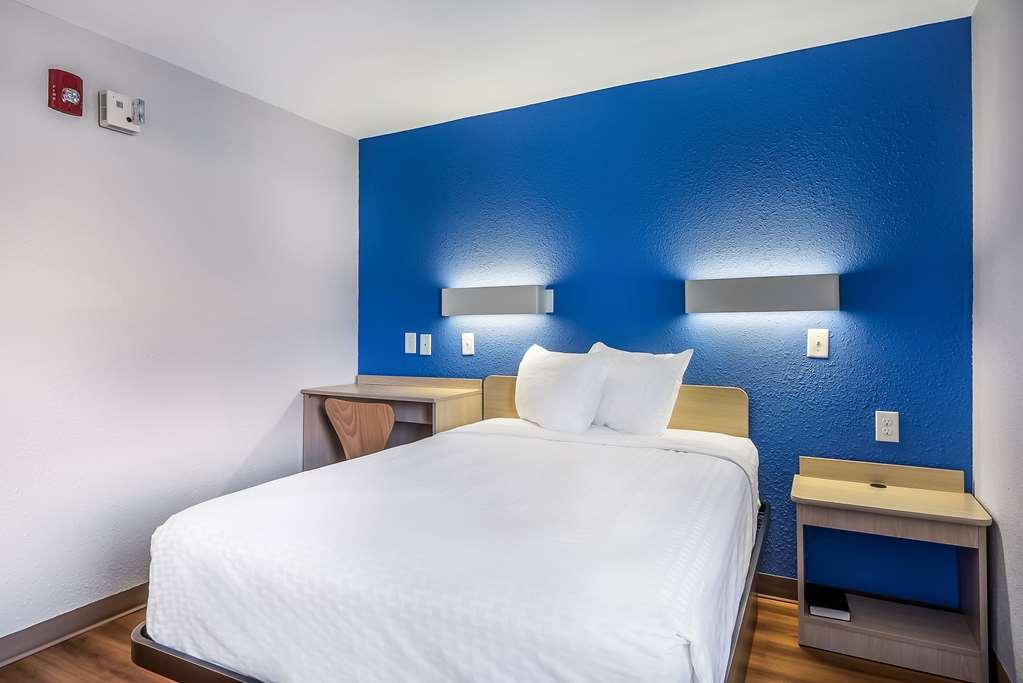 Americas Best Value Inn East Peoria Quarto foto