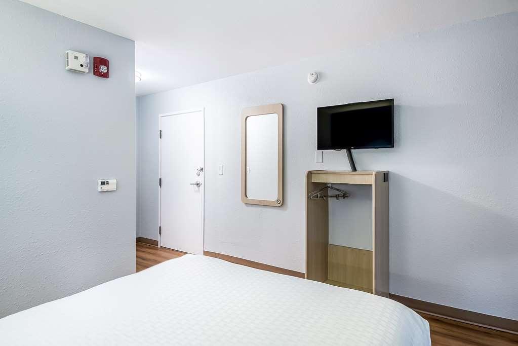 Americas Best Value Inn East Peoria Quarto foto
