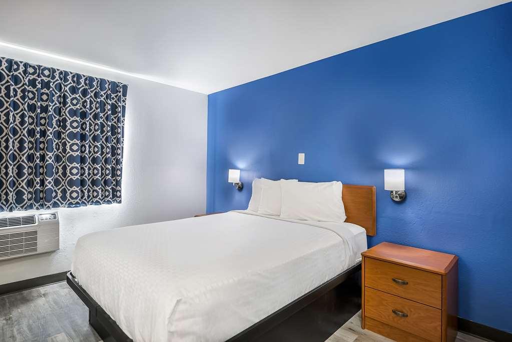 Americas Best Value Inn East Peoria Quarto foto