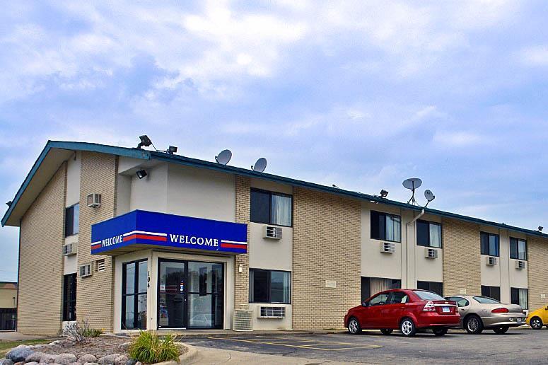 Americas Best Value Inn East Peoria Exterior foto